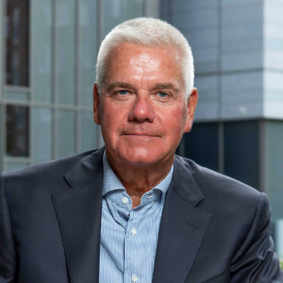 Micke Bernakiewicz, bedriftsmegler